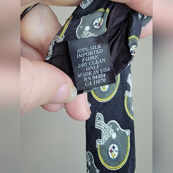 Vintage 90's Pittsburgh Steelers 100% Silk Tie, Made In USA - Picture 4 of 4